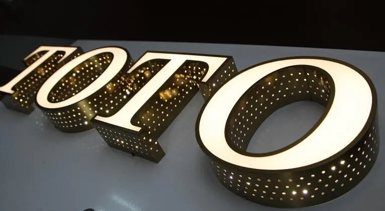 成都广告香蕉视频软件发光字标识维护和保洁