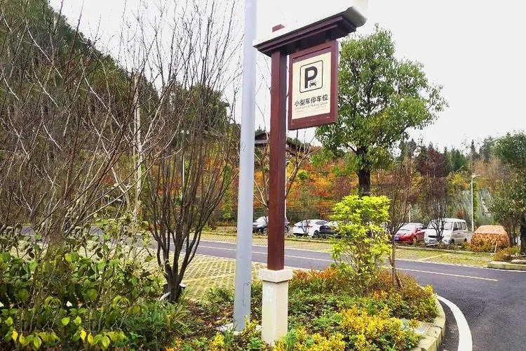 成都广告公司说高铁站的导向标识怎么确定大小？